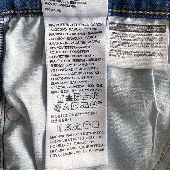 Levi’s Ribcage Denim Shorts - Picture 8 of 8